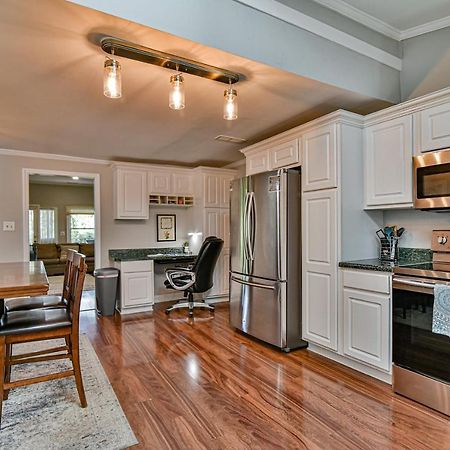 South Asheville Home With Hot Tub Just 11 Miles To Downtown エクステリア 写真