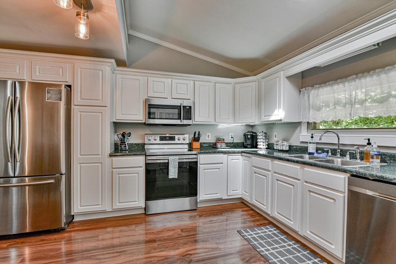 South Asheville Home With Hot Tub Just 11 Miles To Downtown エクステリア 写真