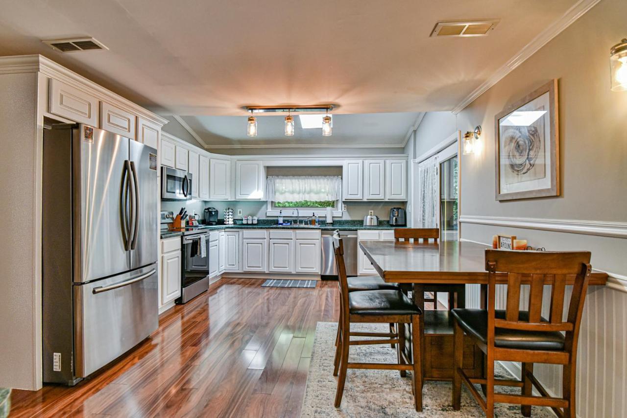 South Asheville Home With Hot Tub Just 11 Miles To Downtown エクステリア 写真